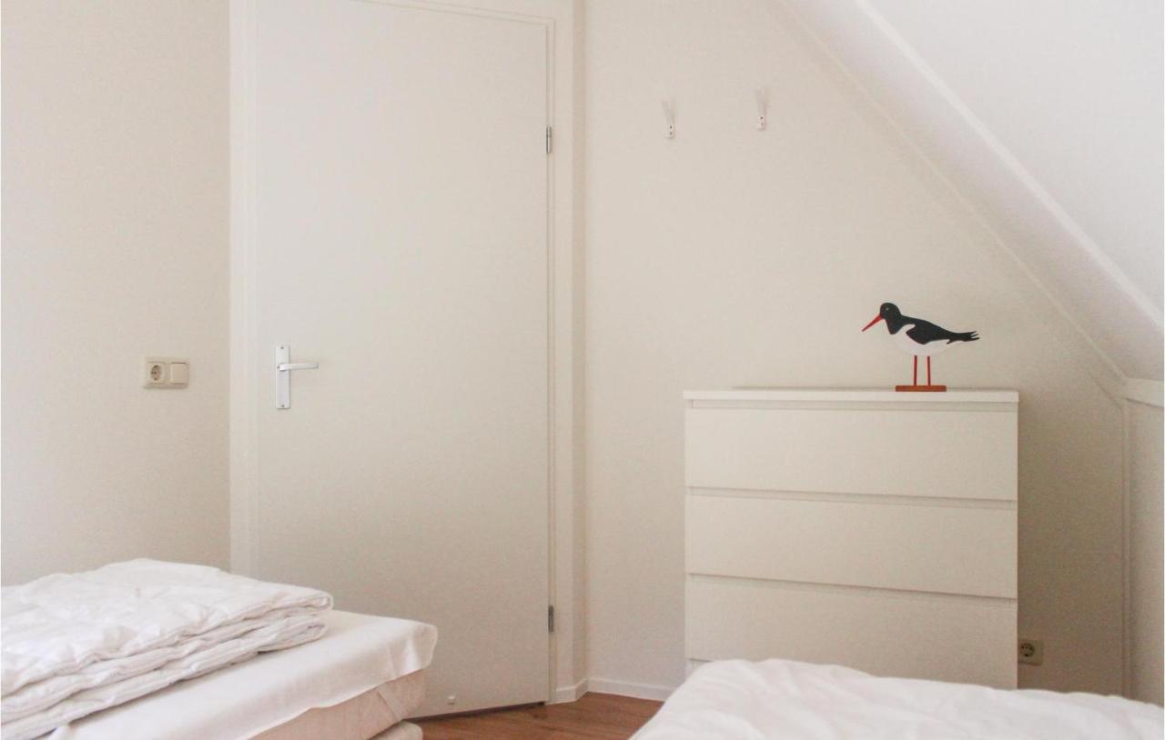 3 Bedroom Awesome In Zonnemaire